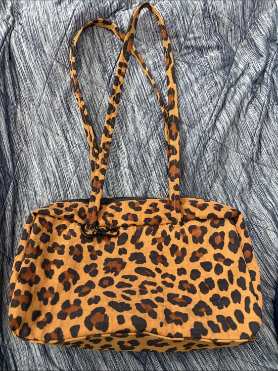 BAGGU Handbags - Baggu bowler Regular (smaller) size leopard